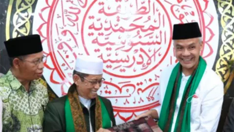 Jalin Silaturahmi, Ganjar Pranowo Dapat Pujian dari Ulama NU - GenPI.co