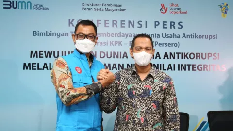 KPK Beri Rompi Biru ke PLN, Pertama di Lingkungan BUMN - GenPI.co