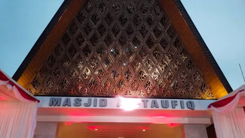 Megawati Soekarnoputri Ungkap Alasan Bangun Masjid At-Taufiq - GenPI.co