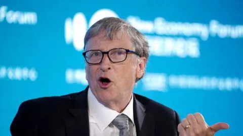 Tegas, Bill Gates Nilai Donald Trump Tak Becus Jadi Presiden - GenPI.co