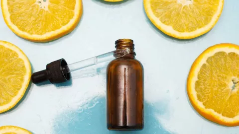 5 Merek Serum Vitamin C Terbaik Ampuh Mencerahkan Kulit Wajah - GenPI.co