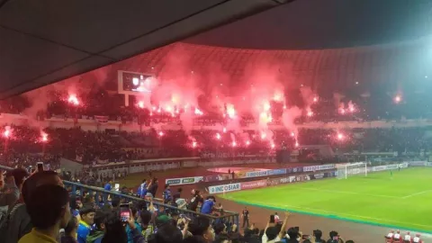 Buntut Kerusuhan di Stadion Kanjuruhan, Laga Persib vs Persija Ditunda? - GenPI.co