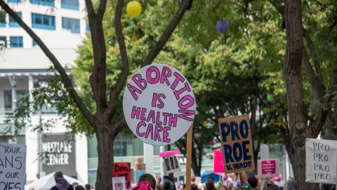 Aborsi Kini Ilegal di Amerika Serikat, Pro Kontra pun Melejit - GenPI.co