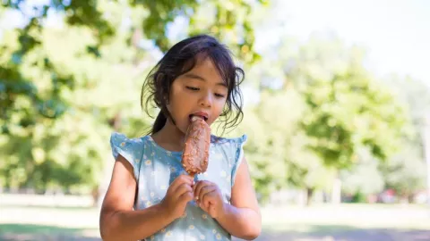 Tips Kurangi Makanan Manis untuk Anak Tanpa Bertengkar - GenPI.co