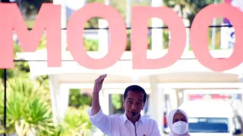 Jokowi Diminta Cermat dalam Memilih Panglima TNI Baru - GenPI.co