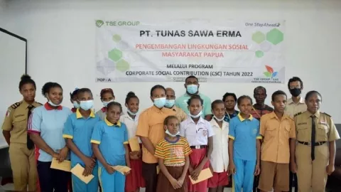 TSE Group Berikan Beasiswa untuk Pelajar Papua - GenPI.co