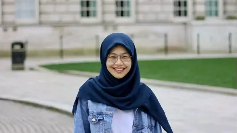 Mahasiswi Indonesia Usia 25 Tahun Raih Gelar Doktor di Irlandia - GenPI.co