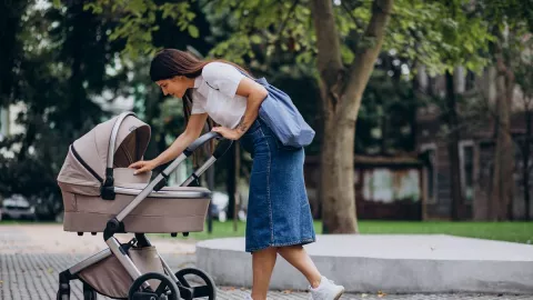 5 Hal yang Perlu Diperhatikan Sebelum Memilih Stroller Bayi - GenPI.co