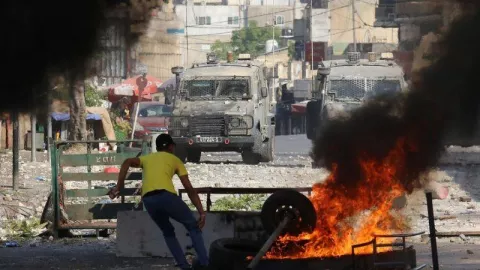 Serangan Israel Brutal, 3 Warga Palestina Tewas, Puluhan Luka Berat - GenPI.co
