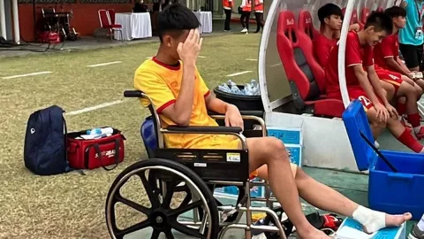 Lawan Timnas Indonesia U-16, Kiper Vietnam Duduk di Kursi Roda - GenPI.co