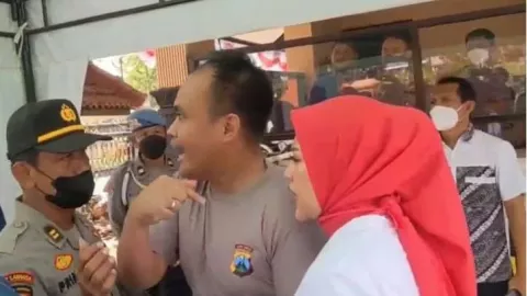 Kasat Lantas Polres Madiun Arogan, Tuding Wartawan Sentuh Istrinya - GenPI.co