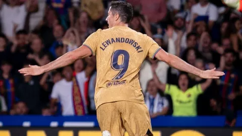 Barcelona Siksa Real Sociedad, Lewandowski Ukir 3 Rekor di Luar Nalar - GenPI.co