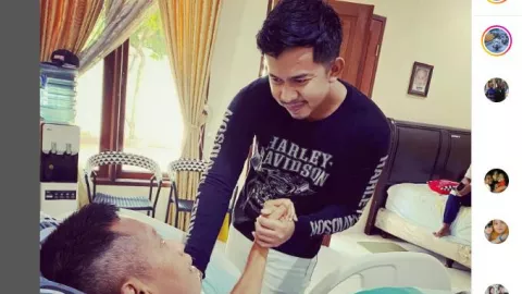 Kondisi Tukul Arwana Makin Pulih, Unggahan Sang Anak Mengharukan - GenPI.co