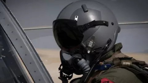 Pentagon akan Latih Mantan Pilot Afghanistan untuk Bertempur di Ukraina - GenPI.co