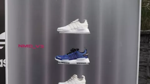 Keren Banget, Intip Koleksi Sneaker NMD Adidas Terbaru yang Ikonik - GenPI.co