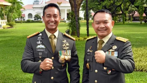 Pengamat: KSAD Jarang Dampingi Panglima TNI, Ngambek? - GenPI.co