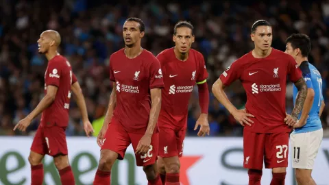 Liverpool Dibantai Napoli 1-4, Jurgen Klopp Ngamuk ke Virgil van Dijk - GenPI.co