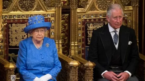 Setelah Ratu Elizabeth II Meninggal, Dewan ini Bergerak Cepat Menobatkan Raja Charles - GenPI.co