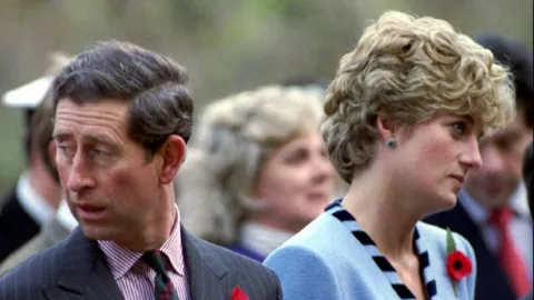 Raja Charles III Bertengkar dengan Ratu Elizabeth Setelah Kematian Putri Diana - GenPI.co