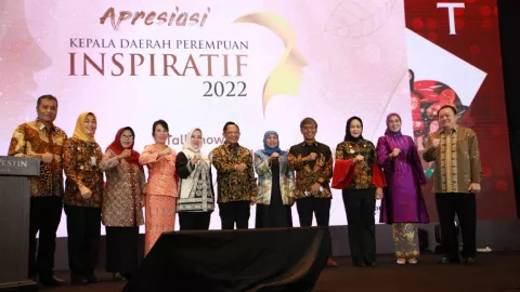 Berprestasi! 13 Kepala Daerah Terima Apresiasi Perempuan Inspiratif 2022 - GenPI.co