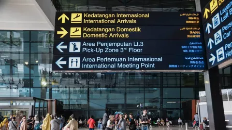 Paspor Indonesia Cetakan Terbaru Dilengkapi Kolom Tanda Tangan - GenPI.co
