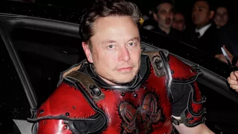 Orang Kaya mah Bebas! Kostum Halloween Elon Musk Harganya Bikin Lemas - GenPI.co