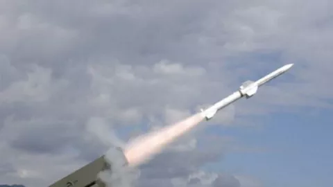 Video Detik-detik Ukraina Menghajar Rudal Kalibr Rusia di Langit Kiev - GenPI.co