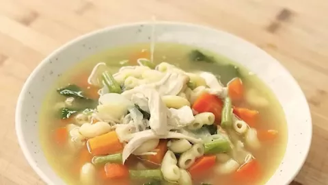 Resep Sup Ayam Makaroni Favorit Keluarga, Cara Bikinnya Nggak Ribet! - GenPI.co