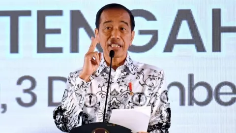 Pengamat Sebut Sinyal Reshuffle Kabinet Jokowi Tidak Mendasar - GenPI.co