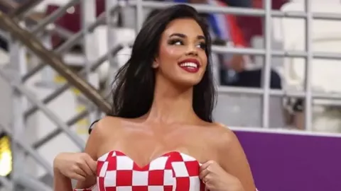 Warganya Ketahuan Foto Seksi Model Kroasia, Pengusaha Qatar Buka Suara - GenPI.co