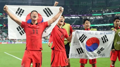 Evan Dimas Tetap di Indonesia, Hwang Hee Chan Guncang Piala Dunia 2022 - GenPI.co