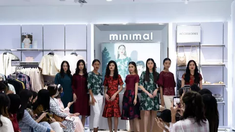 Koleksi Terbaru Minimal Bermotif Floral dengan Detail Modern yang Elegan - GenPI.co