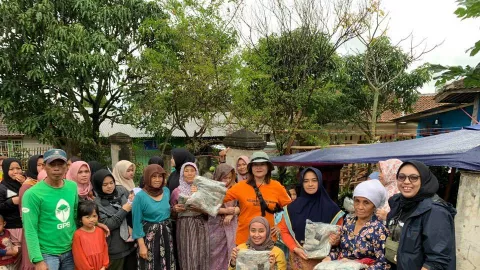 Brand Fesyen Kami Ajak Masyarakat Donasi Bantuan Korban Gempa Cianjur - GenPI.co