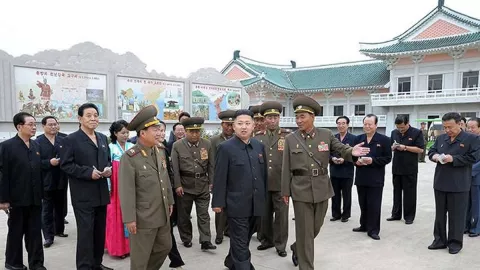 3 Peraturan Aneh di Korea Utara, Kim Jong Un Bisa Beri Hukuman Mati - GenPI.co