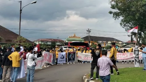 Giliran Mahasiswa Lampung Kecam Kejahatan PT Amman Mineral - GenPI.co