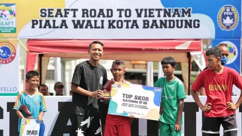 Wali Kota Bandung Minta Pembinaan Sepak Bola Usia Dini Berkesinambungan - GenPI.co