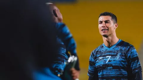 Terhindar dari Hukuman Banting HP Suporter, Ronaldo Tetap Debut di Al-Nassr - GenPI.co