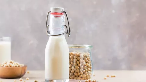 7 Manfaat Minum Susu Kedelai untuk Kesehatan, Bikin Kolesterol Keok dan Gula Darah Stabil - GenPI.co