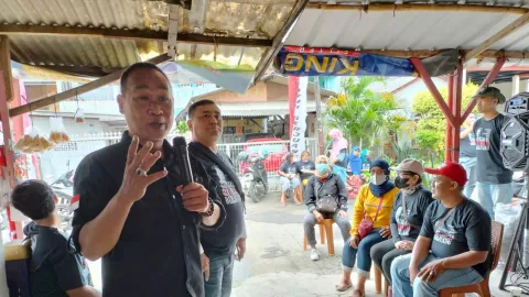 Ringankan Beban Warga Jakut, Ganjaran Buruh Berjuang Gelar Bazar Murah - GenPI.co