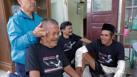 Sehatkan Warga Cirebon, Ganjar Muda Padjadjaran Beri Pengobatan Gratis - GenPI.co