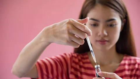 Tips Menyuntik Insulin Sendiri, Ini 4 Lokasi Paling Tepat - GenPI.co