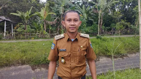 Viral Kades Mohawk ala Anak Punk di Lombok Barat, Programnya Bagus - GenPI.co