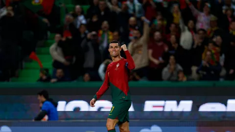 Cetak 2 Gol Saat Bantai Liechtenstein, Ronaldo Cetak Rekor di Luar Nalar - GenPI.co