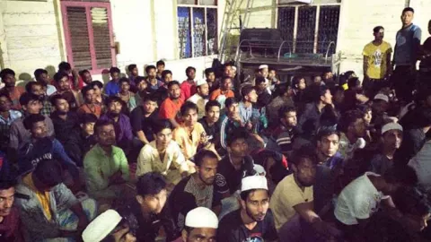 184 Imigran Rohingya Dipaksa Turun dari Kapal, Terdampar di Aceh Timur - GenPI.co