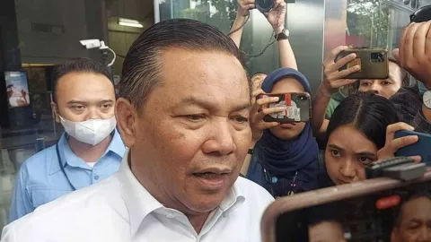 Sekda Provinsi Riau Beri Keterangan Seusai 6 Jam Klarifikasi LHKPN - GenPI.co