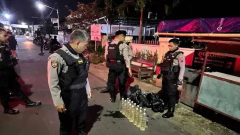 Polisi Amankan Seorang Perempuan di Solo Jualan Miras saat Ramadan - GenPI.co