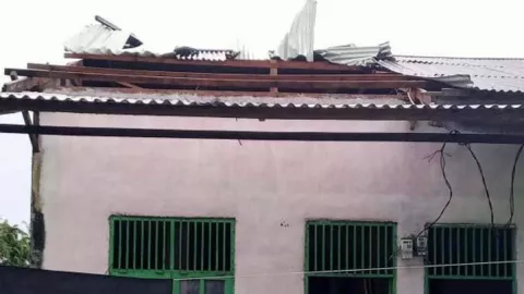 24 Rumah Rusak Akibat Angin Kencang di Nagan Raya Aceh - GenPI.co