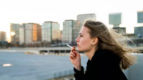 6 Cara Ampuh Agar Sukses Berhenti Merokok, Jangan Sampai Keliru - GenPI.co