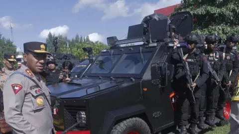 Viral Kapolres Nagekeo Tancapkan Sangkur di Depan Warga, Kapolda NTT Siapkan Hukuman - GenPI.co