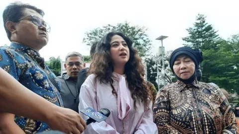 Gegara Jidat, Dewi Perssik Geram Dituduh Pakai Susuk dan Ilmu Hitam - GenPI.co